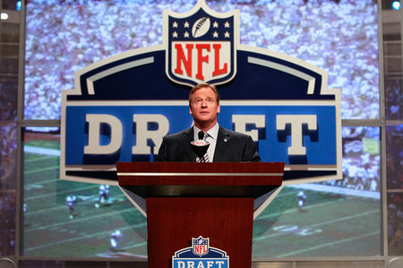 Apr 26, 2012. In his last go-around at a mock draft before the start of the first round tonight,  ESPN's Todd McShay projects that the Philadelphia Eagles will.